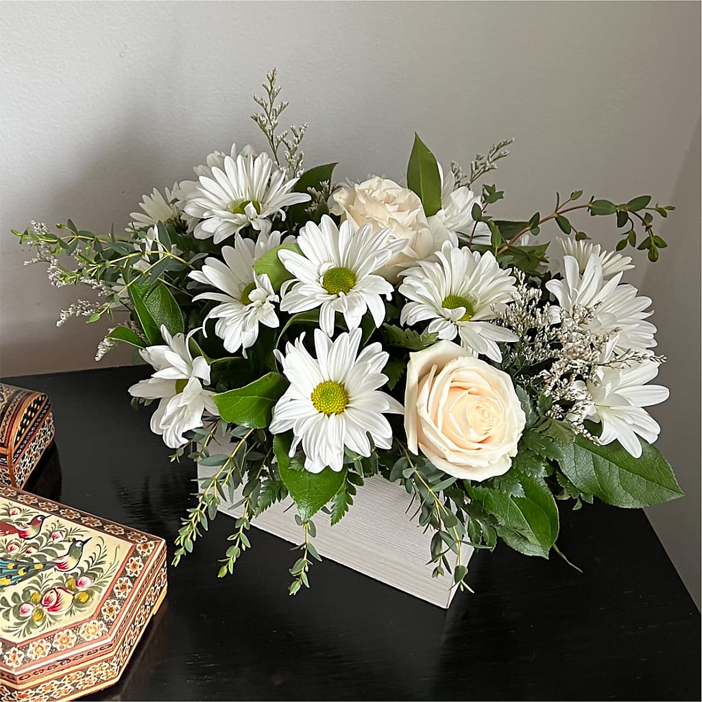 Fresh Linen Box Bouquet – Awesome Blossom Flowers And Gifts, Citrus Heights CA