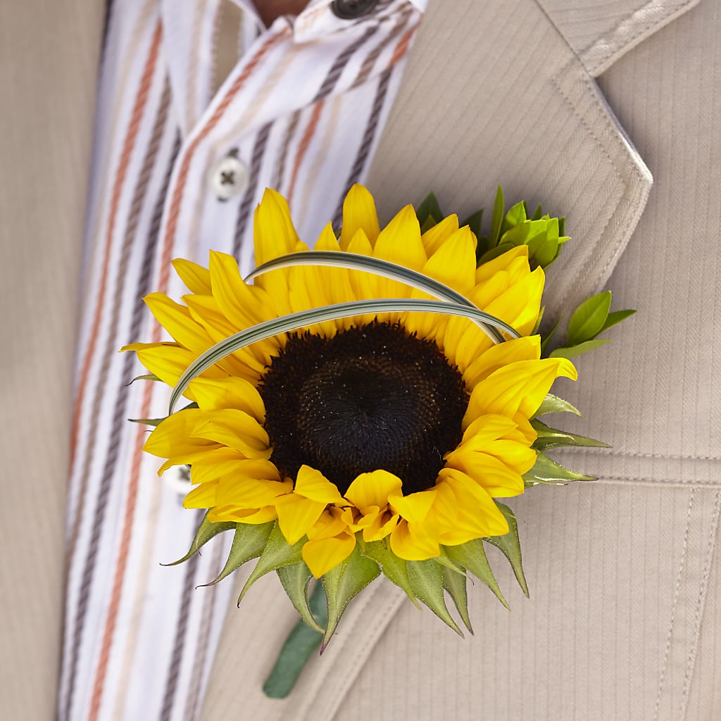 Free Spirit Boutonniere – Awesome Blossom Flowers And Gifts, Citrus Heights CA