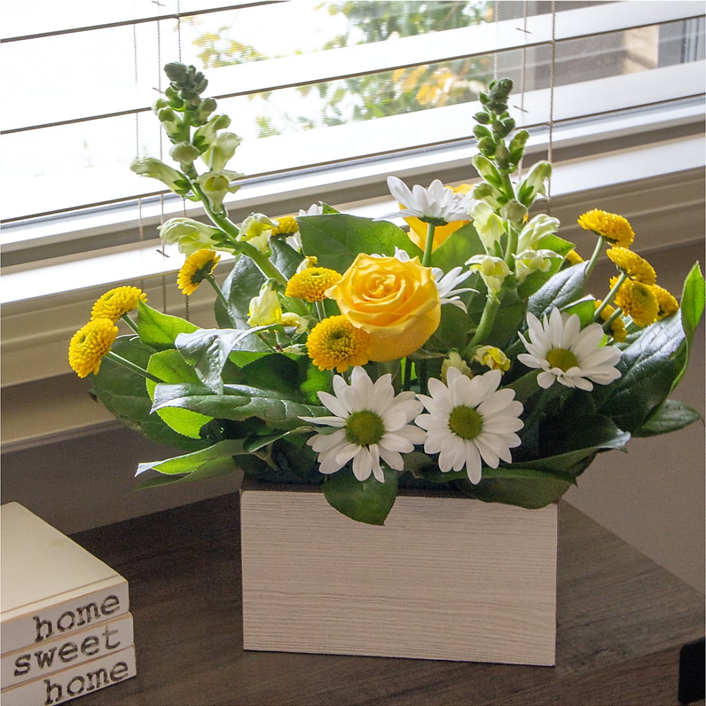 Sun Salutation Box Bouquet –  Awesome Blossom Flowers And Gifts, Citrus Heights CA
