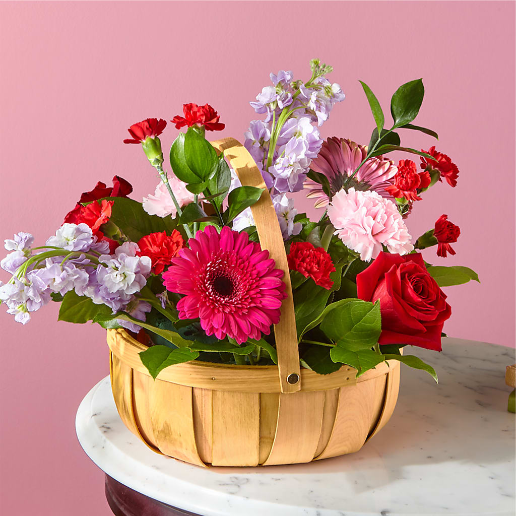 Pink Picnic Basket –  Awesome Blossom Flowers And Gifts, Citrus Heights CA
