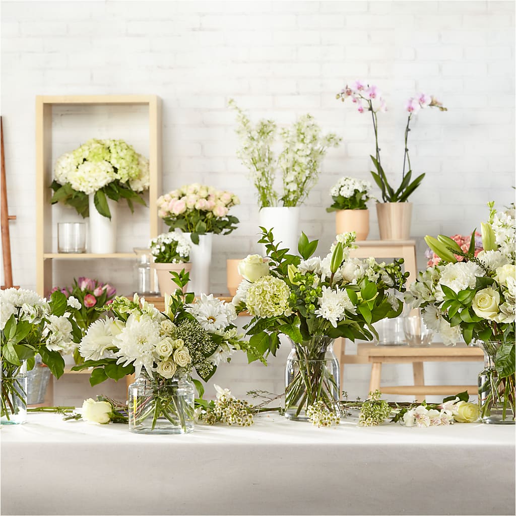 Classic Ivory – A Florist Original –  Awesome Blossom Flowers And Gifts, Citrus Heights CA