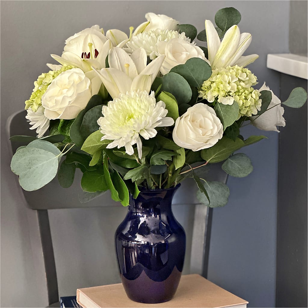 Snowy Dreams Bouquet –  Awesome Blossom Flowers And Gifts, Citrus Heights CA
