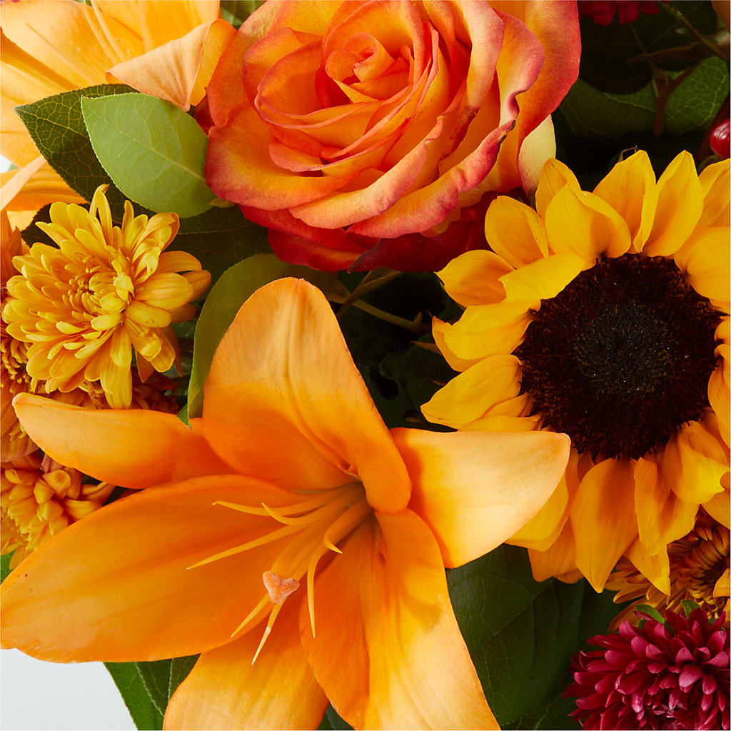 Grateful Centerpiece –  Awesome Blossom Flowers And Gifts, Citrus Heights CA
