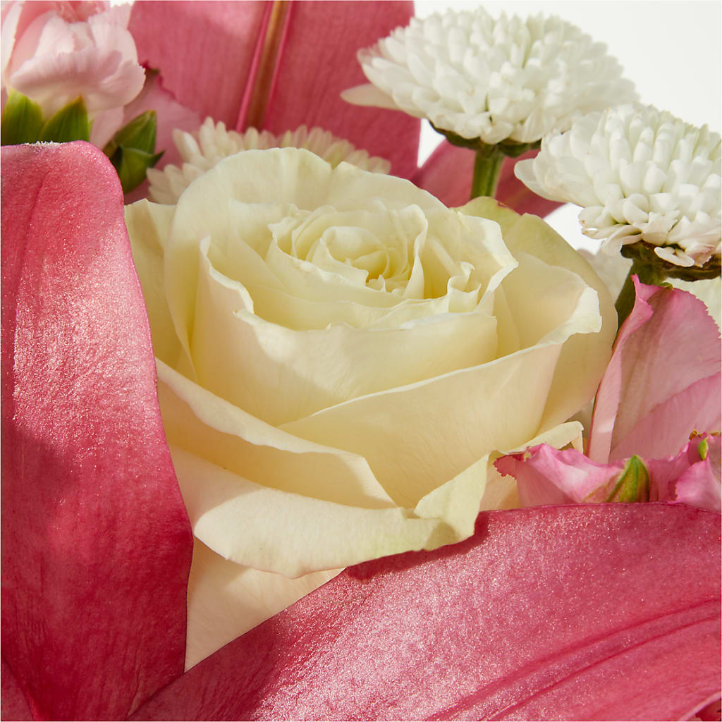 Piece of Cake Bouquet –  Awesome Blossom Flowers And Gifts, Citrus Heights CA