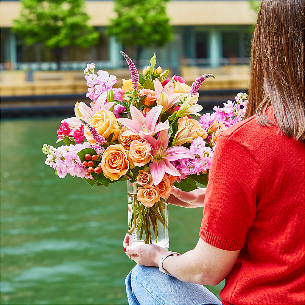Bisous Bouquet –  Awesome Blossom Flowers And Gifts, Citrus Heights CA