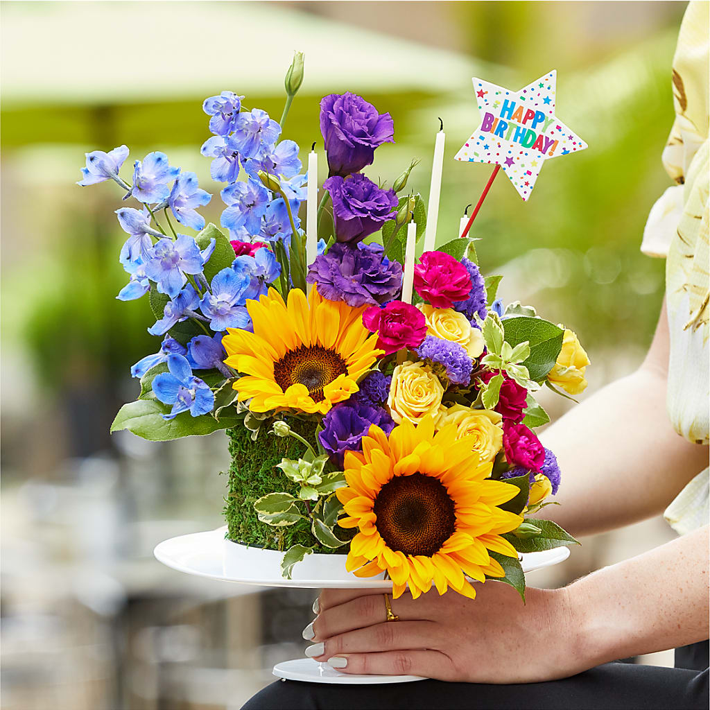 Star of the Day Floral Cake –  Awesome Blossom Flowers And Gifts, Citrus Heights CA