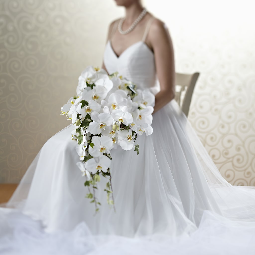 Classic White Bouquet –  Awesome Blossom Flowers And Gifts, Citrus Heights CA
